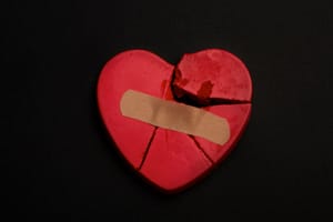 تحقیر آمیز